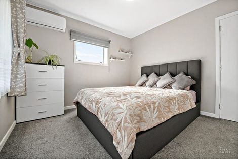 Photo of property in 207 Don Buck Road, Massey, Auckland, 0614