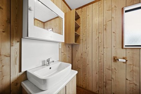 Photo of property in 6 Helen Place, Raglan, 3225
