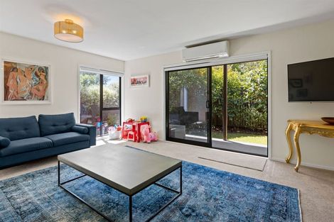 Photo of property in 114 Saint James Avenue, Papanui, Christchurch, 8053