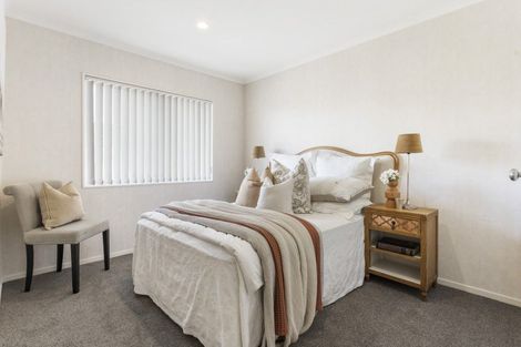 Photo of property in 9 Ballydonegan Rise, East Tamaki, Auckland, 2013