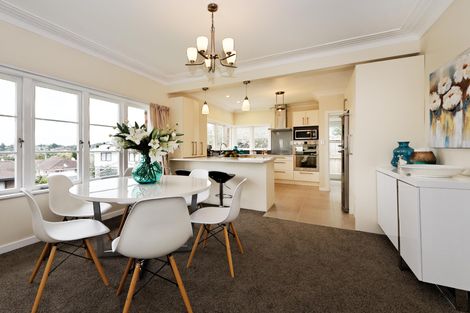 Photo of property in 110 Golf Road, New Lynn, Auckland, 0600