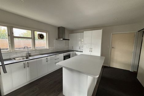 Photo of property in 28 Radbrook Street, Avonhead, Christchurch, 8042