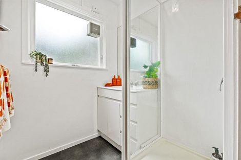 Photo of property in 3/133 Shakespeare Road, Milford, Auckland, 0620