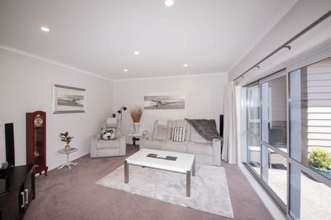 Photo of property in 20 The Fjord, Aotea, Porirua, 5024