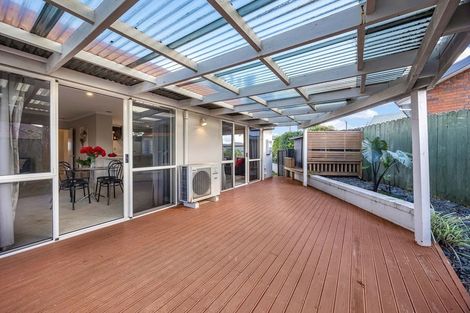 Photo of property in 13 Bridgehead Cove, West Harbour, Auckland, 0618