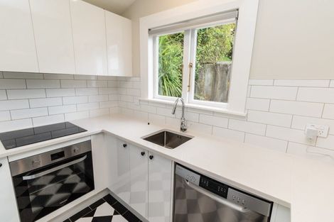 Photo of property in 2/139 Wadestown Road, Wadestown, Wellington, 6012
