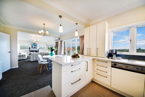 Photo of property in 110 Golf Road, New Lynn, Auckland, 0600
