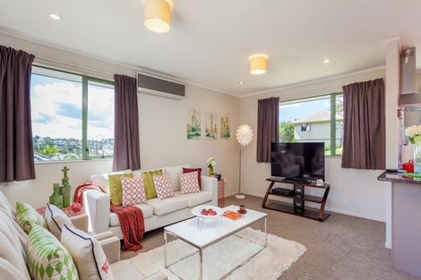 Photo of property in 43 Hewlett Road, Massey, Auckland, 0614