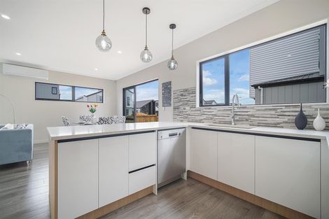 Photo of property in 44 Kairakau Street, Papakura, 2110