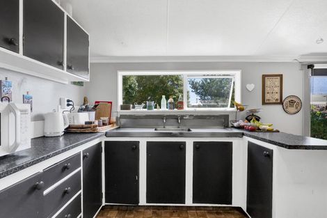 Photo of property in 43 Victoria Street, Hawera, 4610