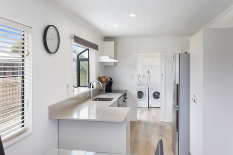 Photo of property in 64 Effingham Street, North New Brighton, Christchurch, 8083