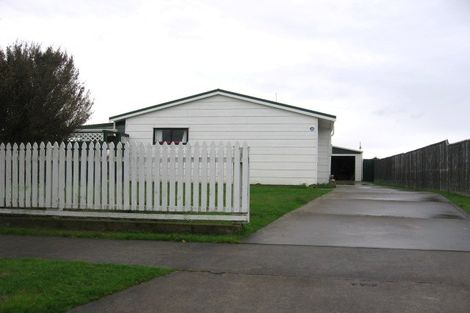 Photo of property in 27 Peppertree Glade, Kelvin Grove, Palmerston North, 4414