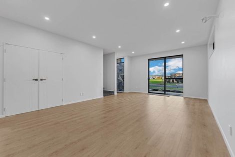 Photo of property in 14 Yellow Pear Lane, Karaka, 2578