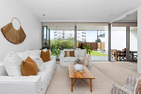 Photo of property in 102d/14 West Quay, Ahuriri, Napier, 4110