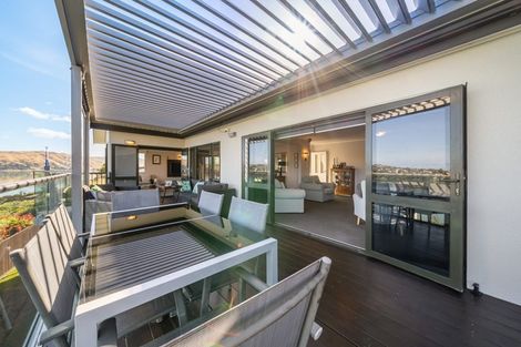 Photo of property in 14 Spinnaker Drive, Whitby, Porirua, 5024