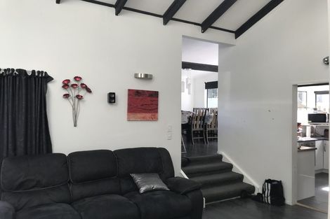 Photo of property in 27 Postgate Drive, Whitby, Porirua, 5024