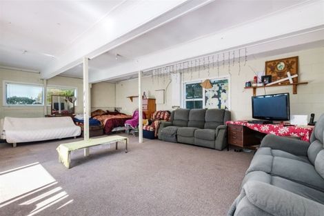 Photo of property in 728 Te Atatu Road, Te Atatu Peninsula, Auckland, 0610