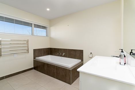 Photo of property in 11 Maple Grove, Kingston, Wellington, 6021