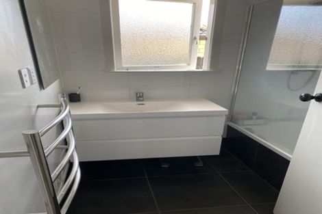 Photo of property in 8 Paterson Avenue, Pukekohe, 2120