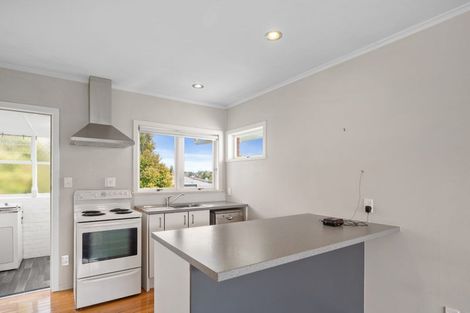 Photo of property in 2/619 Beach Road, Rothesay Bay, Auckland, 0630