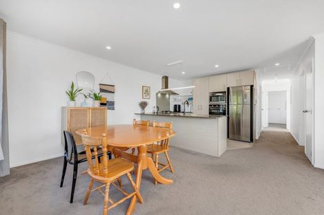 Photo of property in 9 Whareatua Avenue, Takanini, 2112