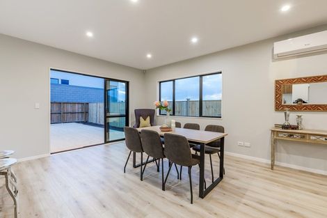 Photo of property in 13 Konoba Avenue, Kumeu, 0810