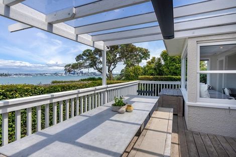 Photo of property in 2/81 Sylvan Avenue, Northcote, Auckland, 0627