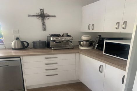 Photo of property in 37 Park Road, West End, Palmerston North, 4412