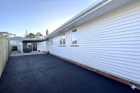 Photo of property in 71 Smythe Road, Henderson, Auckland, 0612