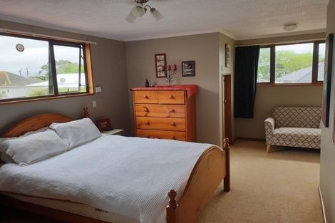 Photo of property in 1 Iwiroa Terrace, Durie Hill, Whanganui, 4500