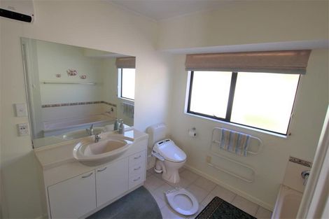 Photo of property in 12 Beatrice Avenue, Hillcrest, Auckland, 0627