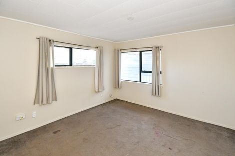 Photo of property in 2/17 Anglers Way, Wattle Downs, Auckland, 2102