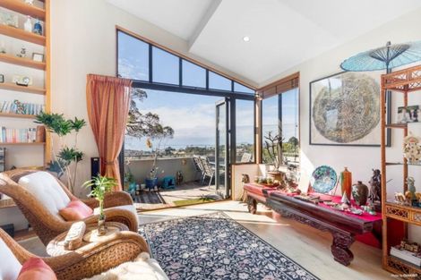 Photo of property in 180 Browns Bay Road, Murrays Bay, Auckland, 0630