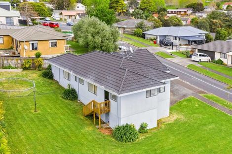 Photo of property in 32 Hewlett Road, Massey, Auckland, 0614