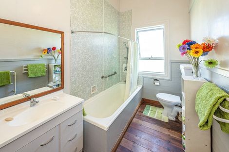 Photo of property in 23 Waitangi Road, Waverley, 4592
