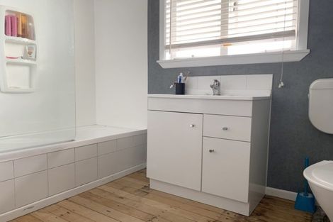 Photo of property in 1 Mcgreevy Street, Waipawa, 4210