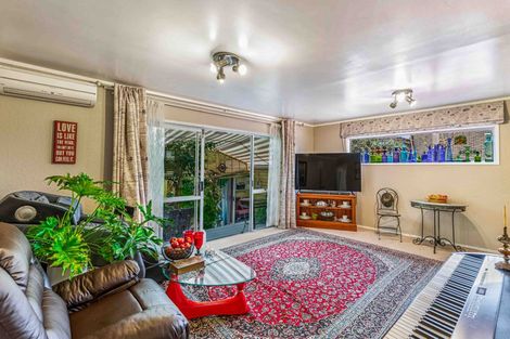 Photo of property in 3a/1 Kirrie Avenue, Te Atatu South, Auckland, 0610