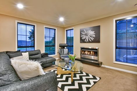 Photo of property in 14 Corsica Way, Karaka, Papakura, 2113