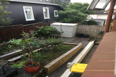 Photo of property in 2/205 Onewa Road, Birkenhead, Auckland, 0626