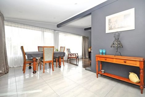 Photo of property in 14 Konini Road, Titirangi, Auckland, 0604