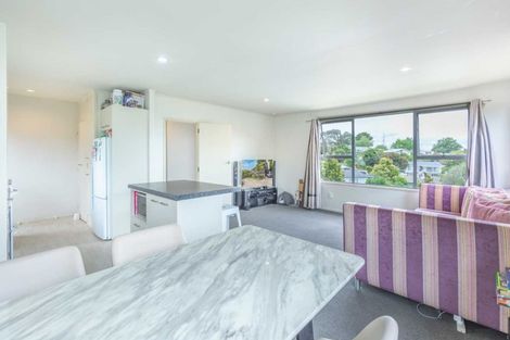 Photo of property in 33 Keegan Drive, Massey, Auckland, 0614