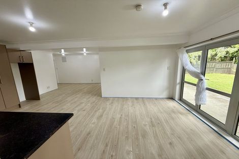 Photo of property in 11 Pokapu Street, Titirangi, Auckland, 0600
