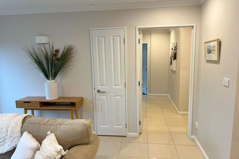 Photo of property in 88 San Marino Drive West, Henderson, Auckland, 0612