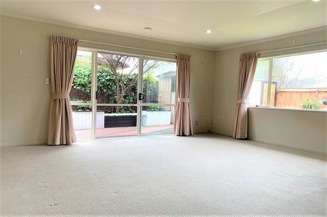 Photo of property in 9 Walnut Lane, Browns Bay, Auckland, 0630