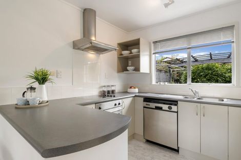 Photo of property in 29 Gordon Avenue, Forrest Hill, Auckland, 0620