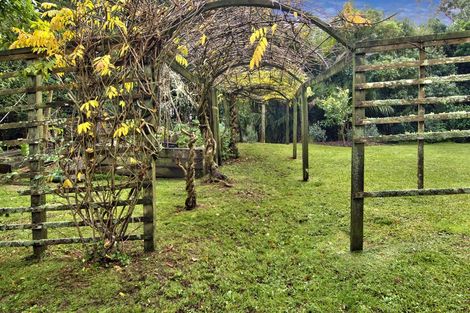 Photo of property in 199 Scenic Drive, Titirangi, Auckland, 0604