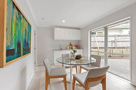 Photo of property in 10 Covina Place, Somerville, Auckland, 2014