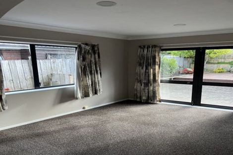 Photo of property in 2/25 Nicholas Road, Somerville, Auckland, 2014