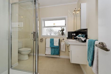 Photo of property in 110 Golf Road, New Lynn, Auckland, 0600