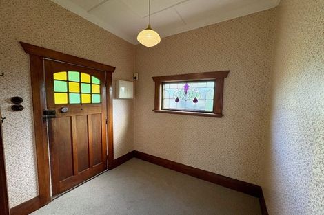 Photo of property in 23 Paynters Avenue, Strandon, New Plymouth, 4312